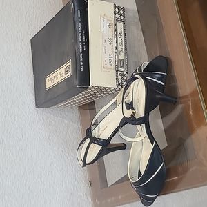 Vintage deep navy blue leather  sandal pump heels size 8 Sears